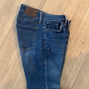 Lucky Brand woman’s Dark Blue Slim Straight Jeans